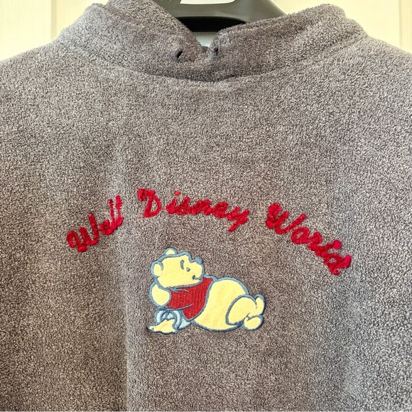 Winnie the Pooh embroidered pullover with pockets - Picture 3 of 11